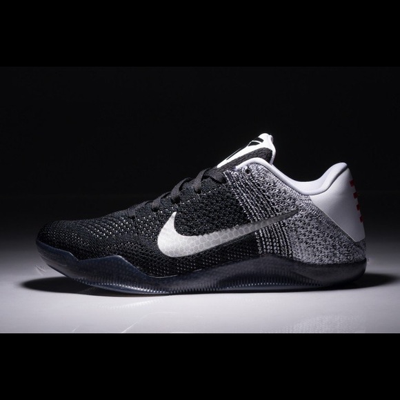 Nike air max tail winds brand new in box black and white Men s Nike air max tail winds brand new in box black and white Men s